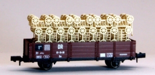 KARSEI Modellbahn 29102 - TTe - Offener Güterwagen Gattung 775 mit Handwagen-Ladung, DR, Ep. IV